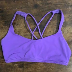 Lululemon women’s sports bra